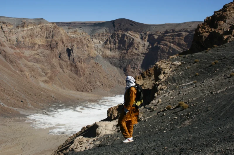Discovering Emi Koussi volcano and its summit crater